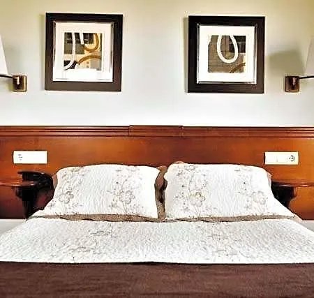 Hotel & De Mestas 3*